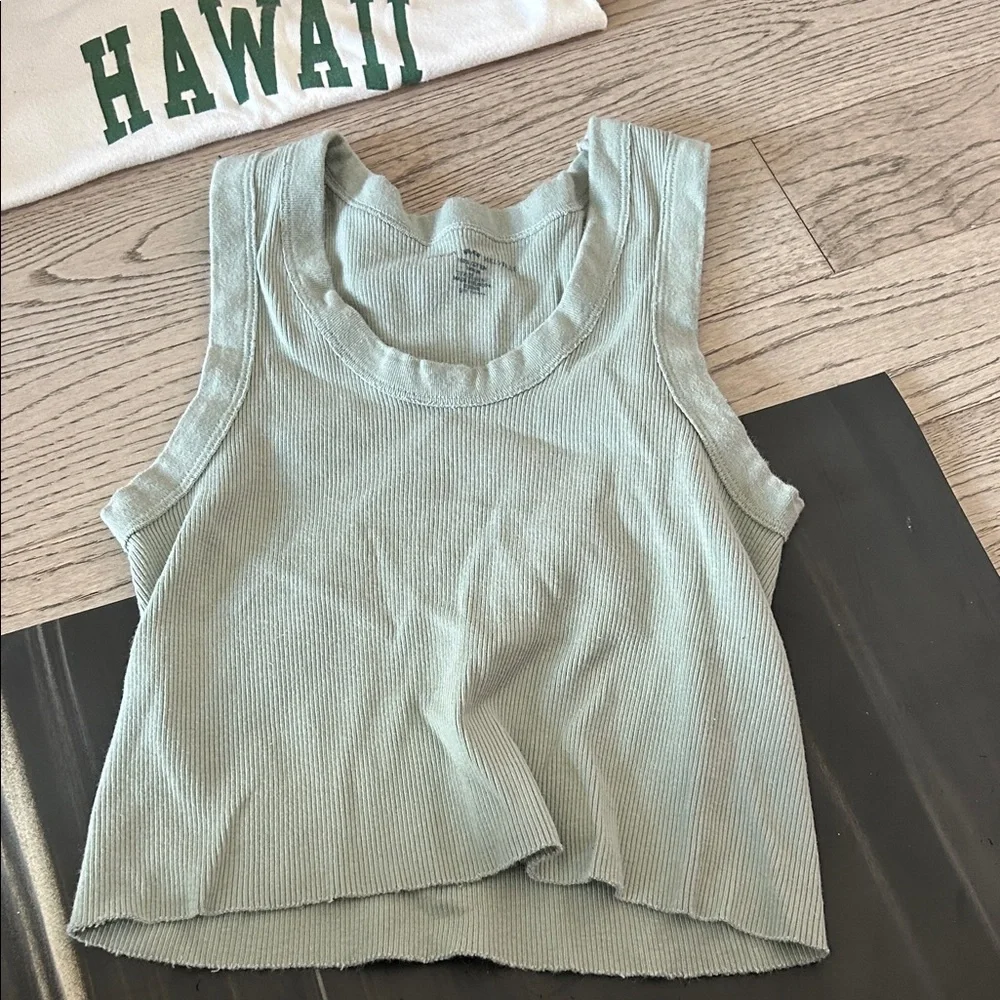 Brandy Melville Bundle - Picture 5 of 6